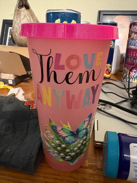 Color changing cups